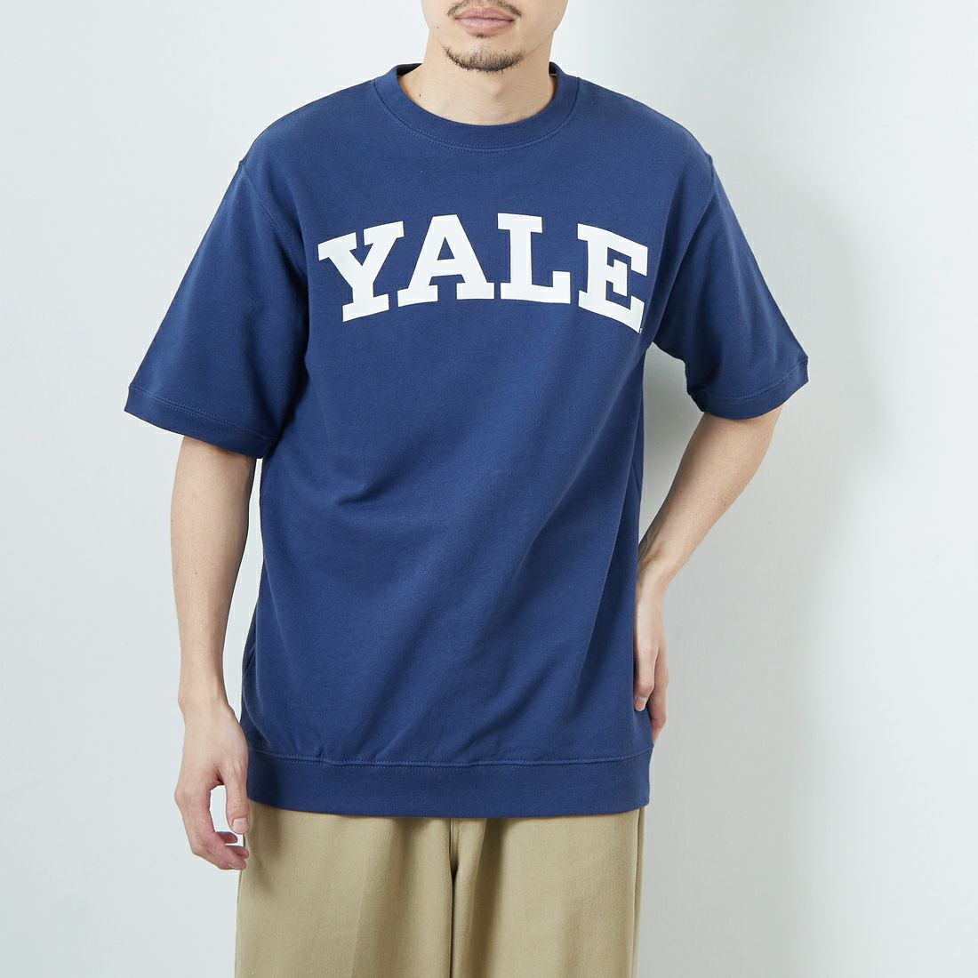 YALE [イェール] 別注 YALE カレッジロゴスウェットTシャツ [YA-01-JF] NAVY &&モデル身長：168cm 着用サイズ：M&&
