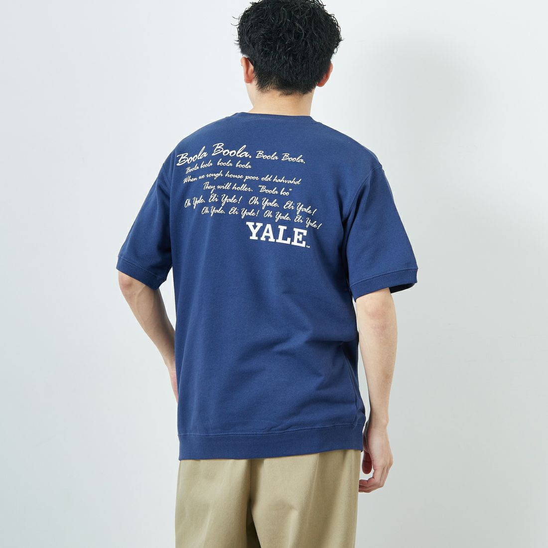 YALE [イェール] 別注 YALEロゴ バックプリントスウェットTシャツ [YA-02-JF] NAVY &&モデル身長：168cm 着用サイズ：M&&