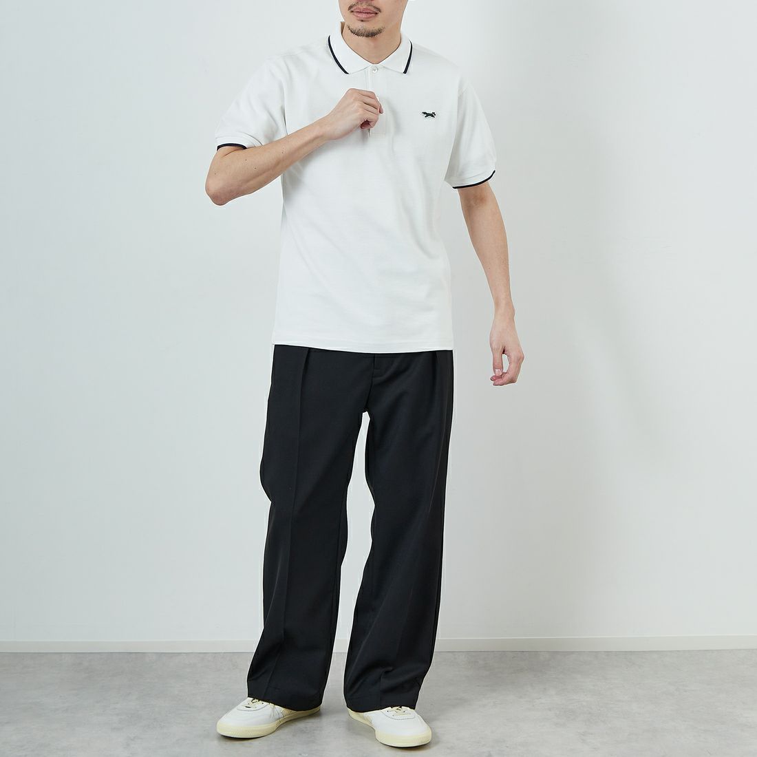 THE FOX [ザフォックス] 別注 ワンポイントロゴ ティップラインポロシャツ [JFU25SS-09-JF] WHT/NVY &&モデル身長：167cm 着用サイズ：M&&