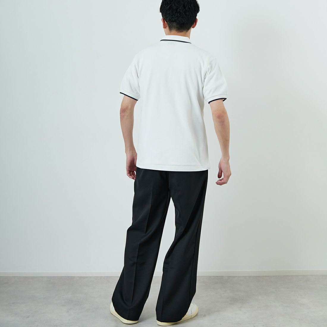 THE FOX [ザフォックス] 別注 ワンポイントロゴ ティップラインポロシャツ [JFU25SS-09-JF] WHT/NVY &&モデル身長：167cm 着用サイズ：M&&
