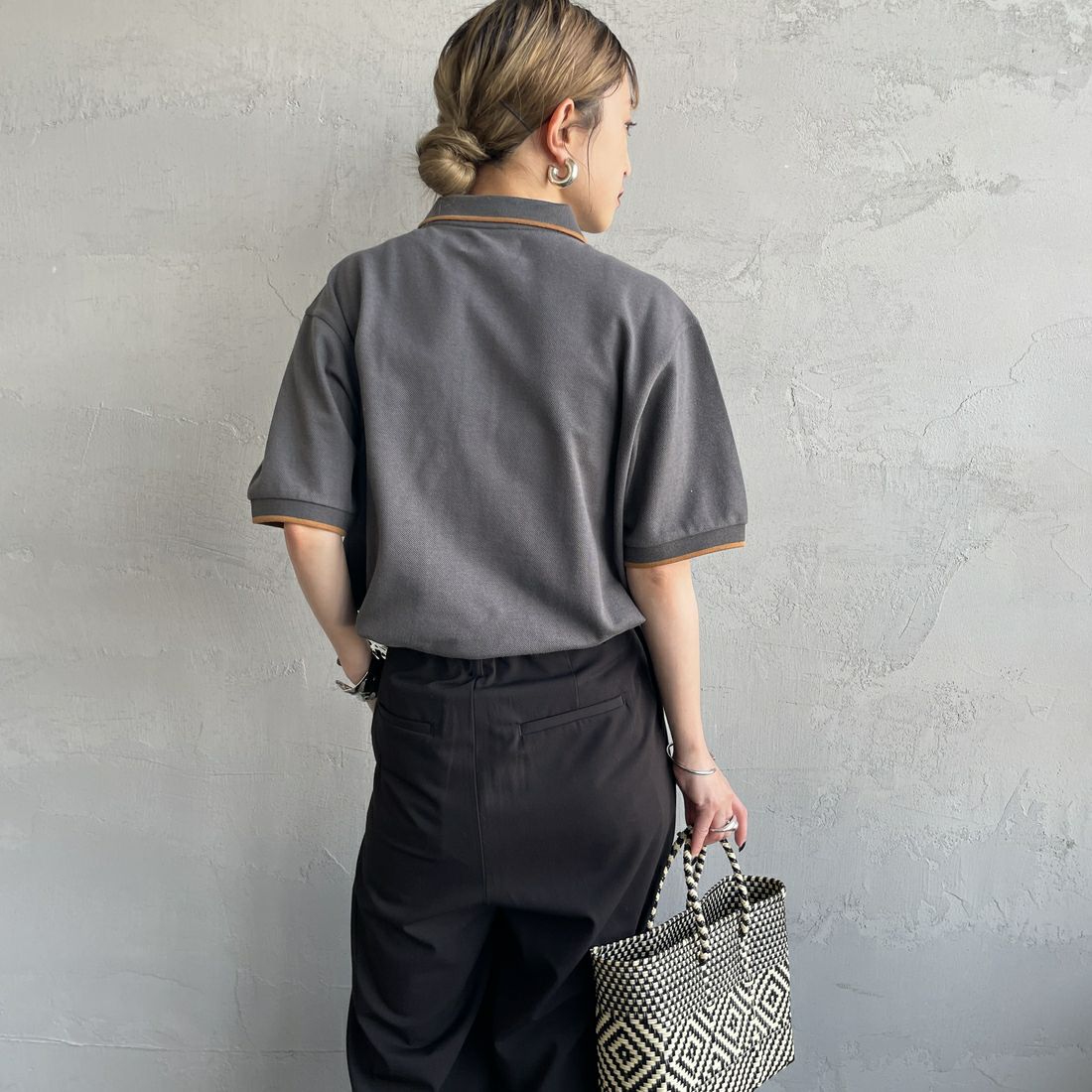 THE FOX [ザフォックス] 別注 ワンポイントロゴ ティップラインポロシャツ [JFU25SS-09-JF] CHAR/CAM &&モデル身長：150cm 着用サイズ：S&&