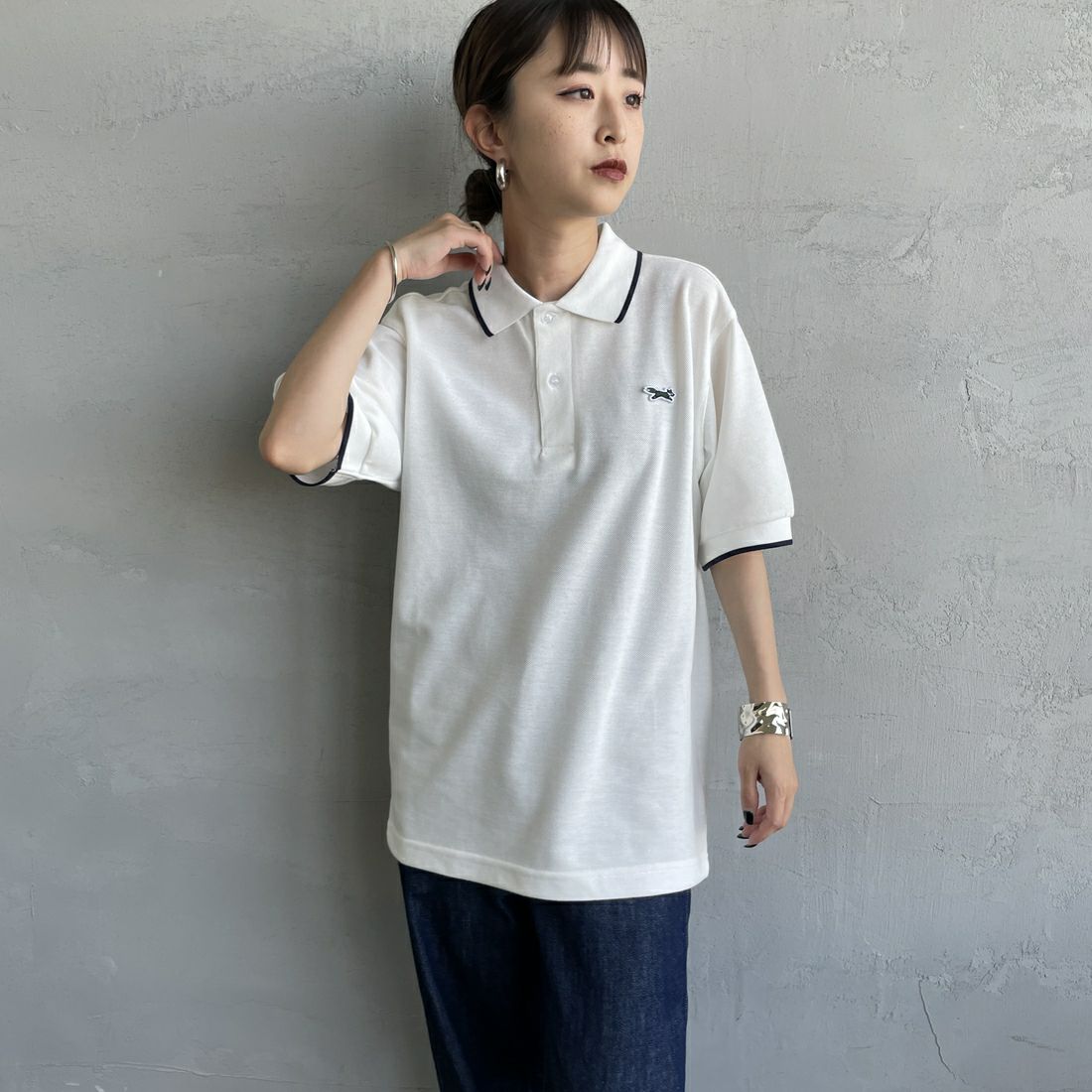 THE FOX [ザフォックス] 別注 ワンポイントロゴ ティップラインポロシャツ [JFU25SS-09-JF] WHT/NVY &&モデル身長：150cm 着用サイズ：S&&
