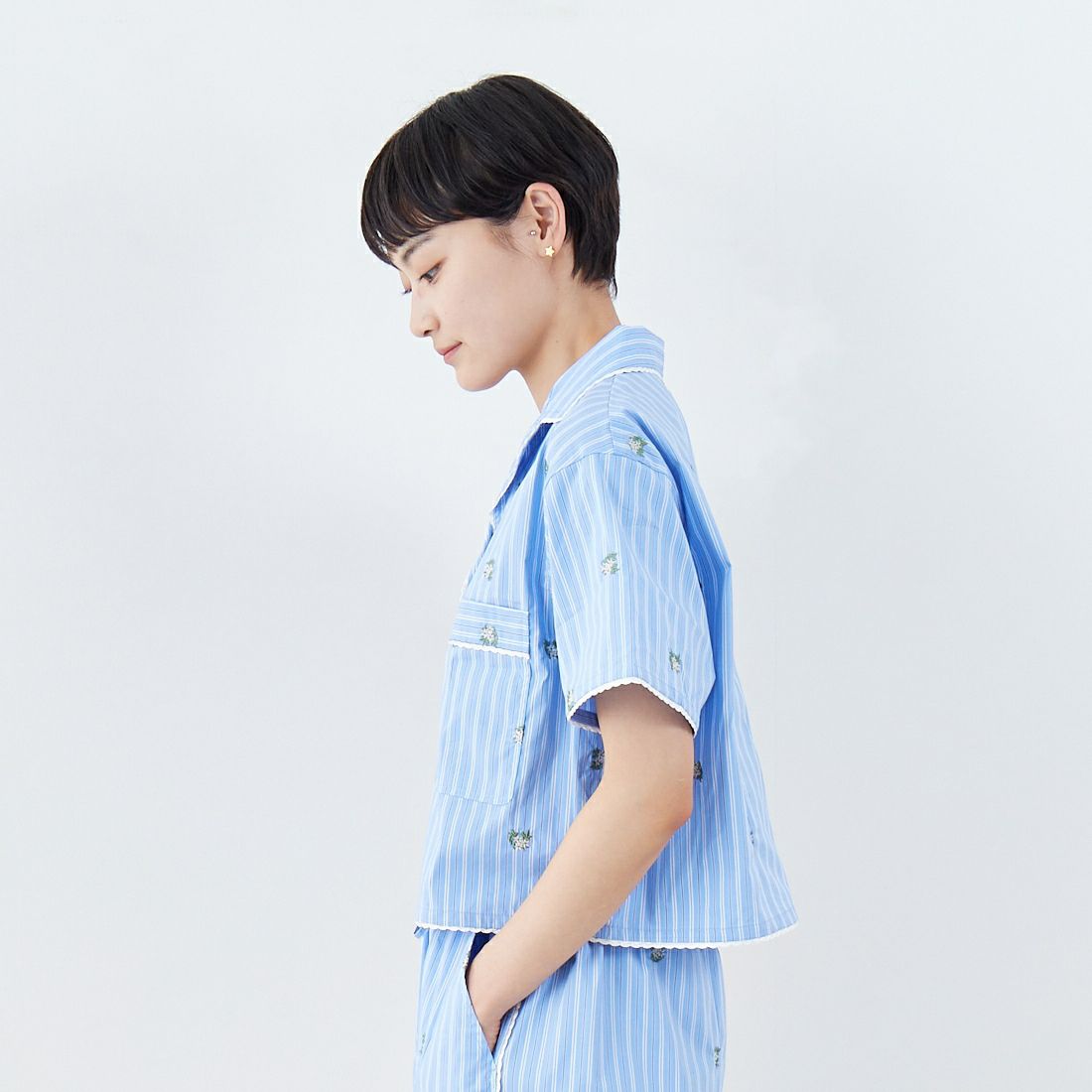 MAISON SPECIAL [メゾンスペシャル] パジャマシャツ [21251315711] BLU &&モデル身長：160cm 着用サイズ：F&&