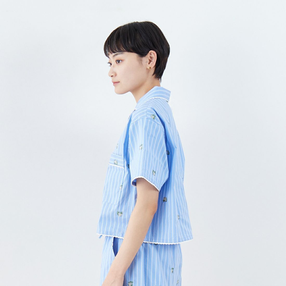 MAISON SPECIAL [メゾンスペシャル] パジャマシャツ [21251315711] BLU &&モデル身長：160cm 着用サイズ：F&&