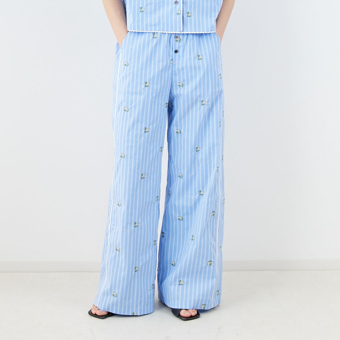 BLU&&モデル身長：160cm 着用サイズ：36&&