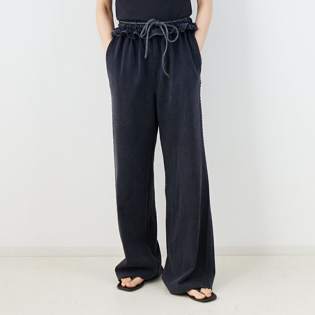 MAISON SPECIAL [メゾンスペシャル] ウエストフリルスウェットパンツ [21251465812] C.GRY &&モデル身長：160cm 着用サイズ：36&&