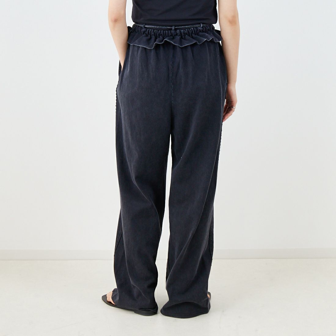 MAISON SPECIAL [メゾンスペシャル] ウエストフリルスウェットパンツ [21251465812] C.GRY &&モデル身長：160cm 着用サイズ：36&&