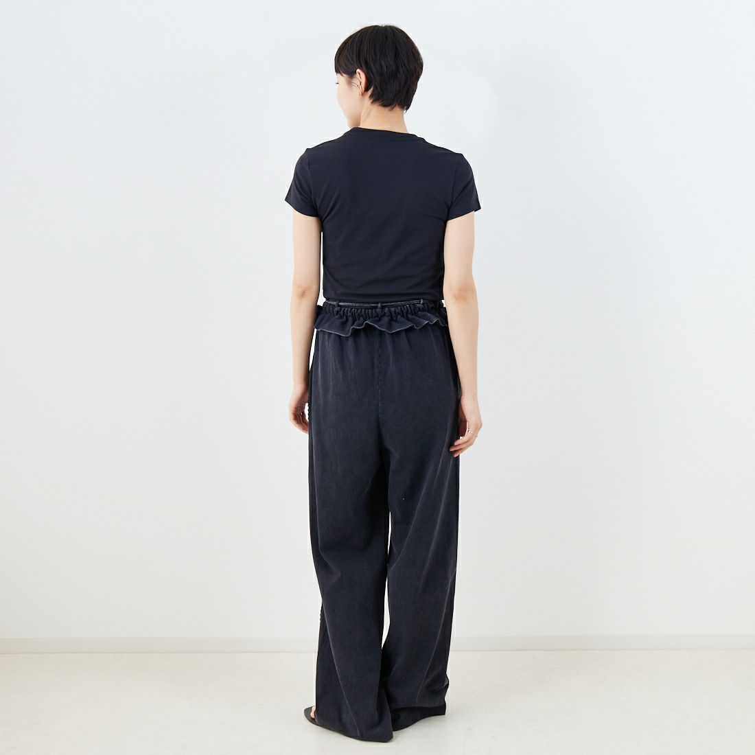 MAISON SPECIAL [メゾンスペシャル] ウエストフリルスウェットパンツ [21251465812] C.GRY &&モデル身長：160cm 着用サイズ：36&&