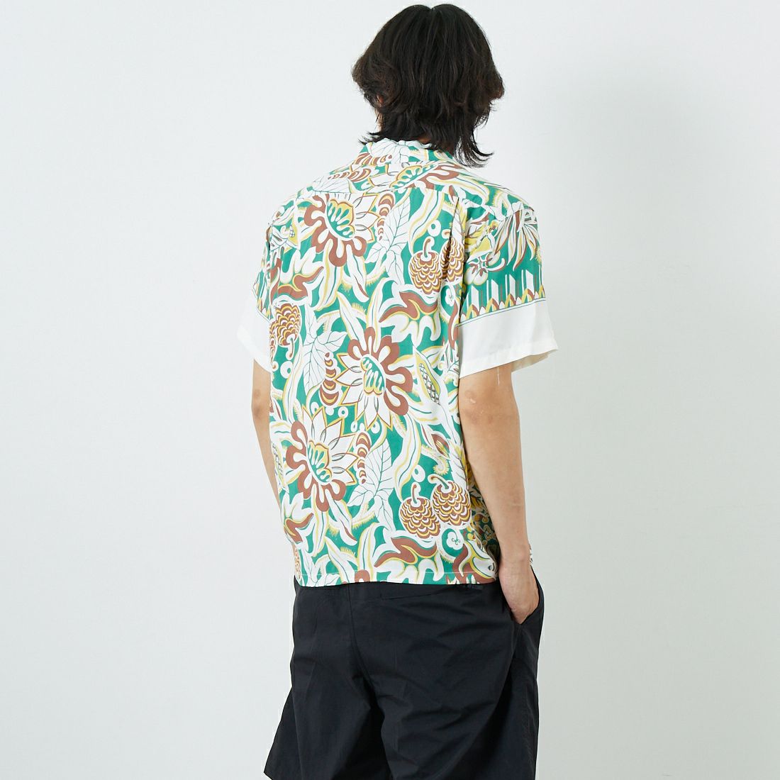 SUN SURF [サンサーフ] レーヨンハワイアンシャツ [SS39430] 105 OFF WH &&モデル身長：179cm 着用サイズ：M&&