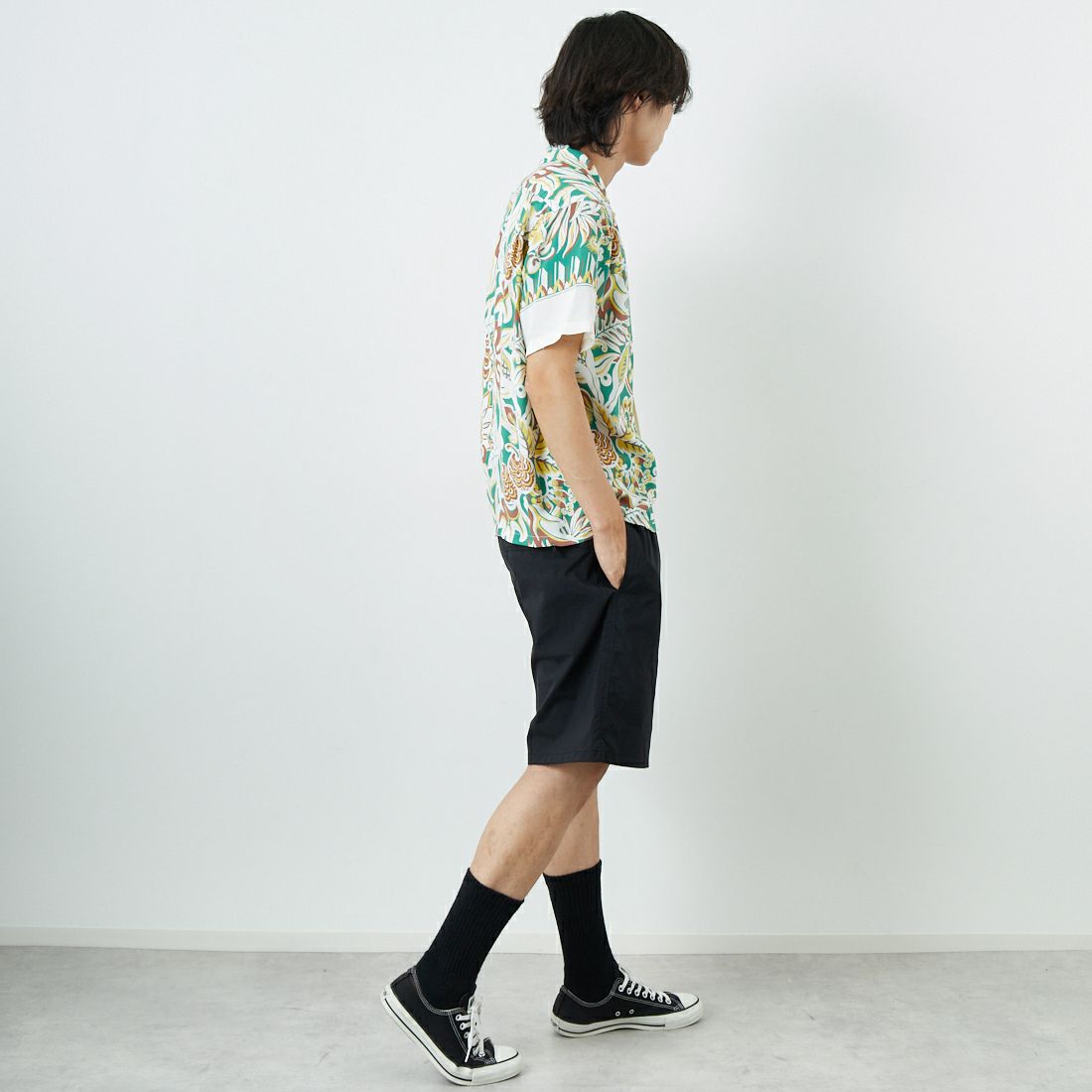 SUN SURF [サンサーフ] レーヨンハワイアンシャツ [SS39430] 105 OFF WH &&モデル身長：179cm 着用サイズ：M&&
