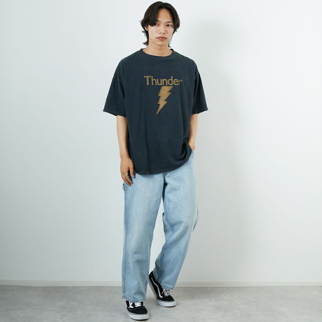 REMI RELIEF [レミレリーフ] 別注 ビッグプリントTシャツ THUNDER [RN28369284-JF] BLACK &&モデル身長：179cm 着用サイズ：M&&