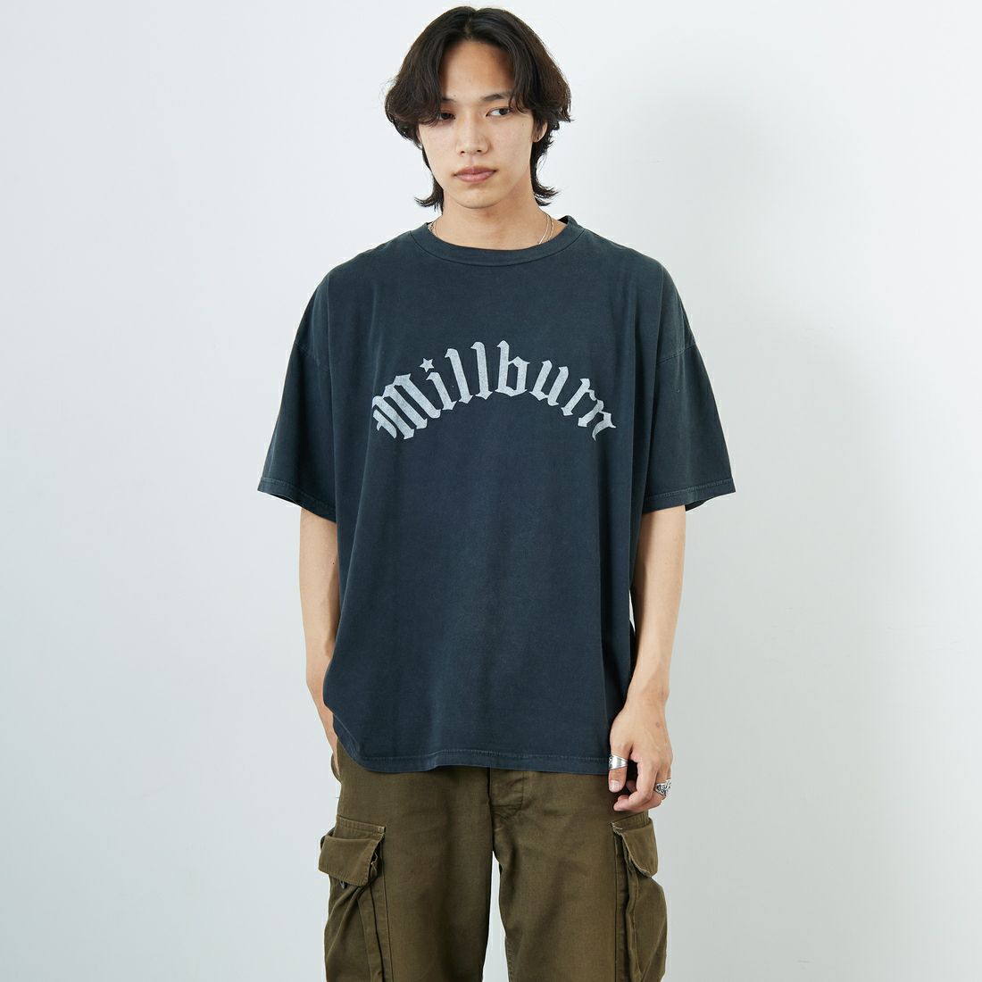 REMI RELIEF [レミレリーフ] 別注 ビッグプリントTシャツ MILLBURN [RN28369285-JF] BLACK &&モデル身長：179cm 着用サイズ：M&&