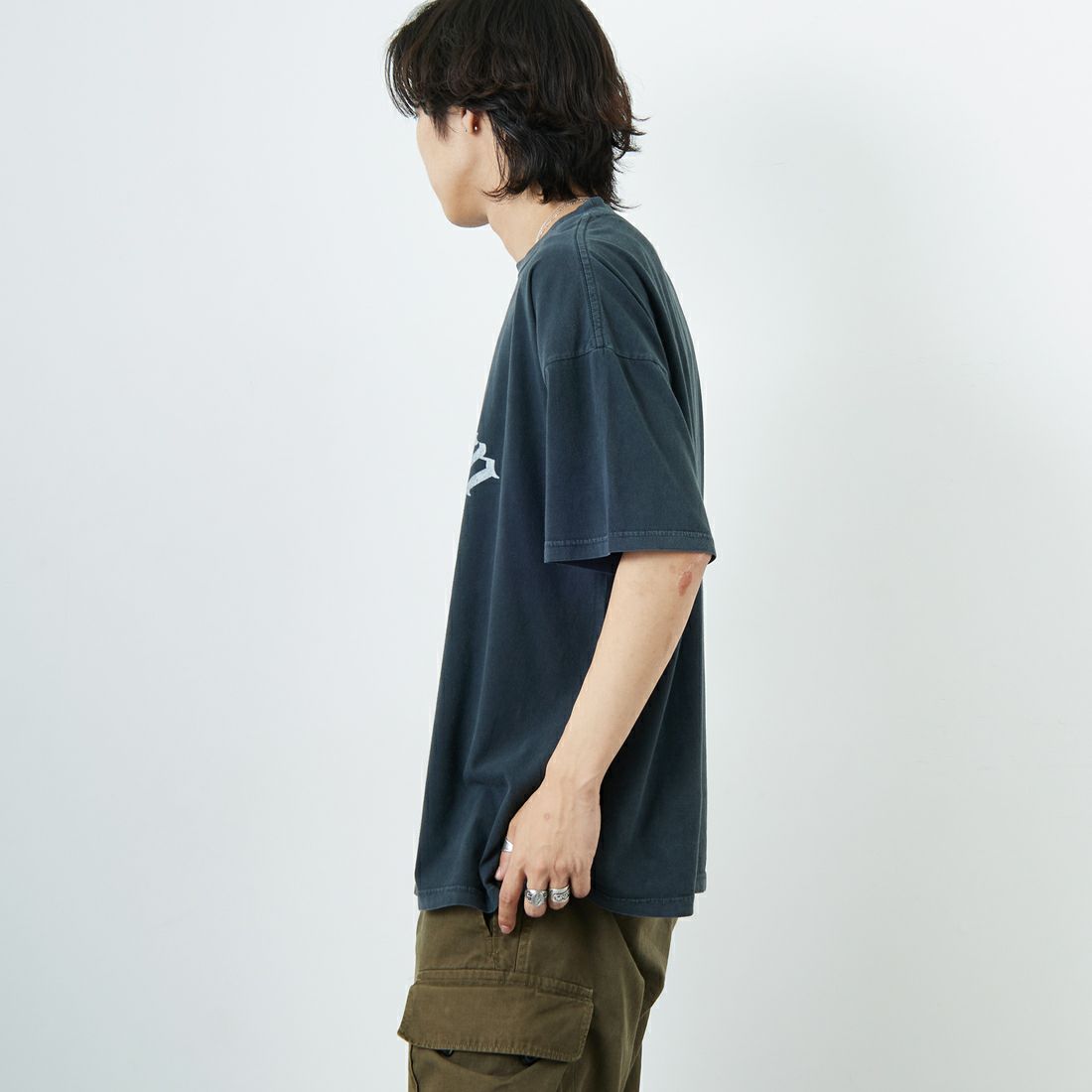 REMI RELIEF [レミレリーフ] 別注 ビッグプリントTシャツ MILLBURN [RN28369285-JF] BLACK &&モデル身長：179cm 着用サイズ：M&&