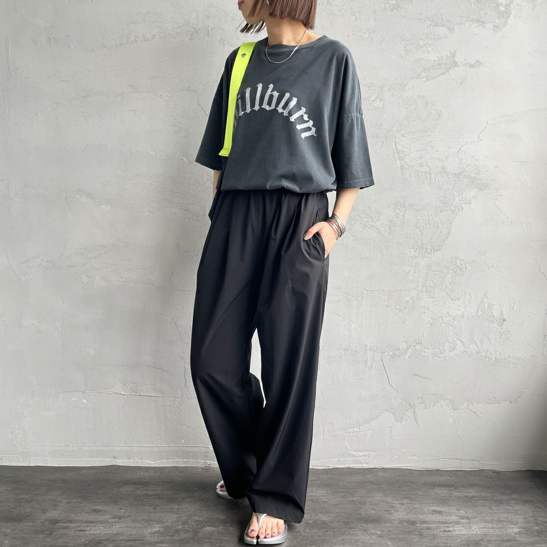 REMI RELIEF [レミレリーフ] 別注 ビッグプリントTシャツ MILLBURN [RN28369285-JF] BLACK &&モデル身長：159cm 着用サイズ：S&&