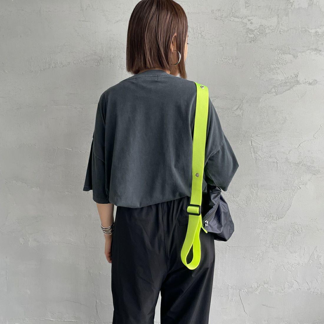 REMI RELIEF [レミレリーフ] 別注 ビッグプリントTシャツ MILLBURN [RN28369285-JF] BLACK &&モデル身長：159cm 着用サイズ：S&&