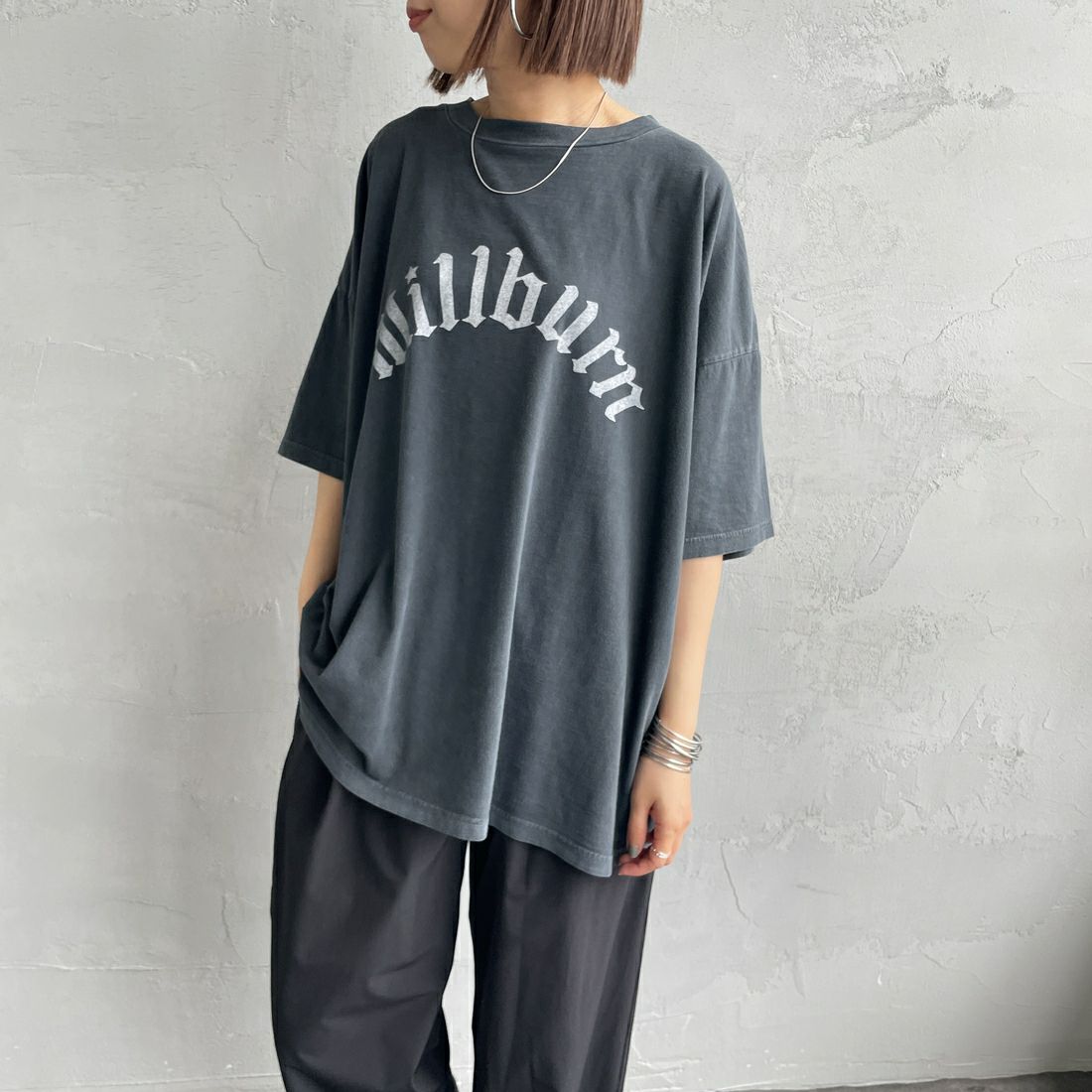 REMI RELIEF [レミレリーフ] 別注 ビッグプリントTシャツ MILLBURN [RN28369285-JF] BLACK &&モデル身長：159cm 着用サイズ：S&&