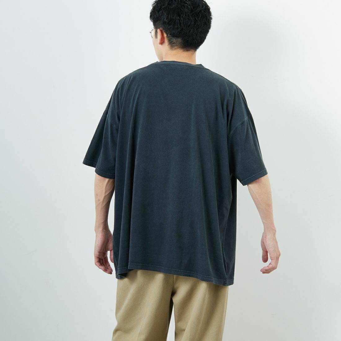 REMI RELIEF [レミレリーフ] 別注 ビッグプリントTシャツ SACRAMENT [RN28369286-JF] BLACK &&モデル身長：168cm 着用サイズ：M&&
