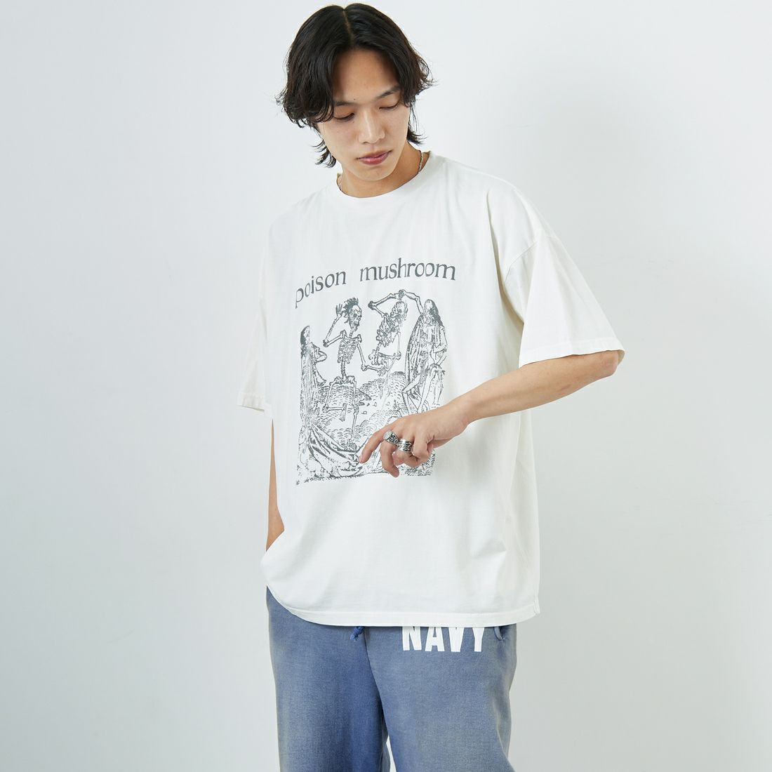 REMI RELIEF [レミレリーフ] 別注 ビッグプリントTシャツ POISON MUSHROOM [RN28369296-JF] OFF WHITE &&モデル身長：179cm 着用サイズ：M&&