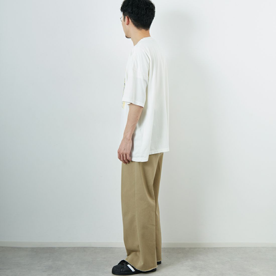 REMI RELIEF [レミレリーフ] 別注 ビッグプリントTシャツ CAT I NEED [RN28369297-JF] OFF WHITE &&モデル身長：168cm 着用サイズ：M&&