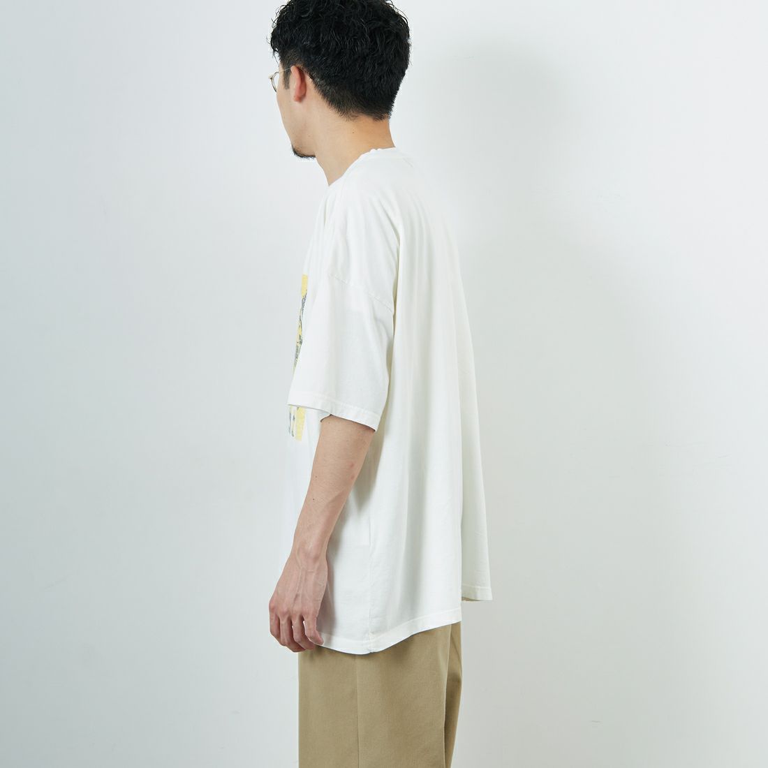 REMI RELIEF [レミレリーフ] 別注 ビッグプリントTシャツ CAT I NEED [RN28369297-JF] OFF WHITE &&モデル身長：168cm 着用サイズ：M&&