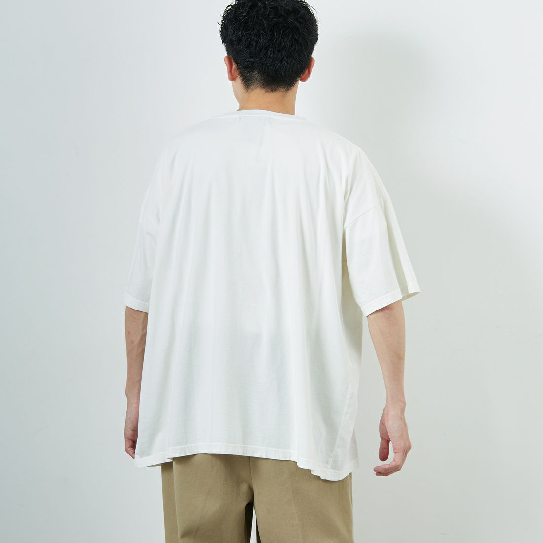 REMI RELIEF [レミレリーフ] 別注 ビッグプリントTシャツ CAT I NEED [RN28369297-JF] OFF WHITE &&モデル身長：168cm 着用サイズ：M&&