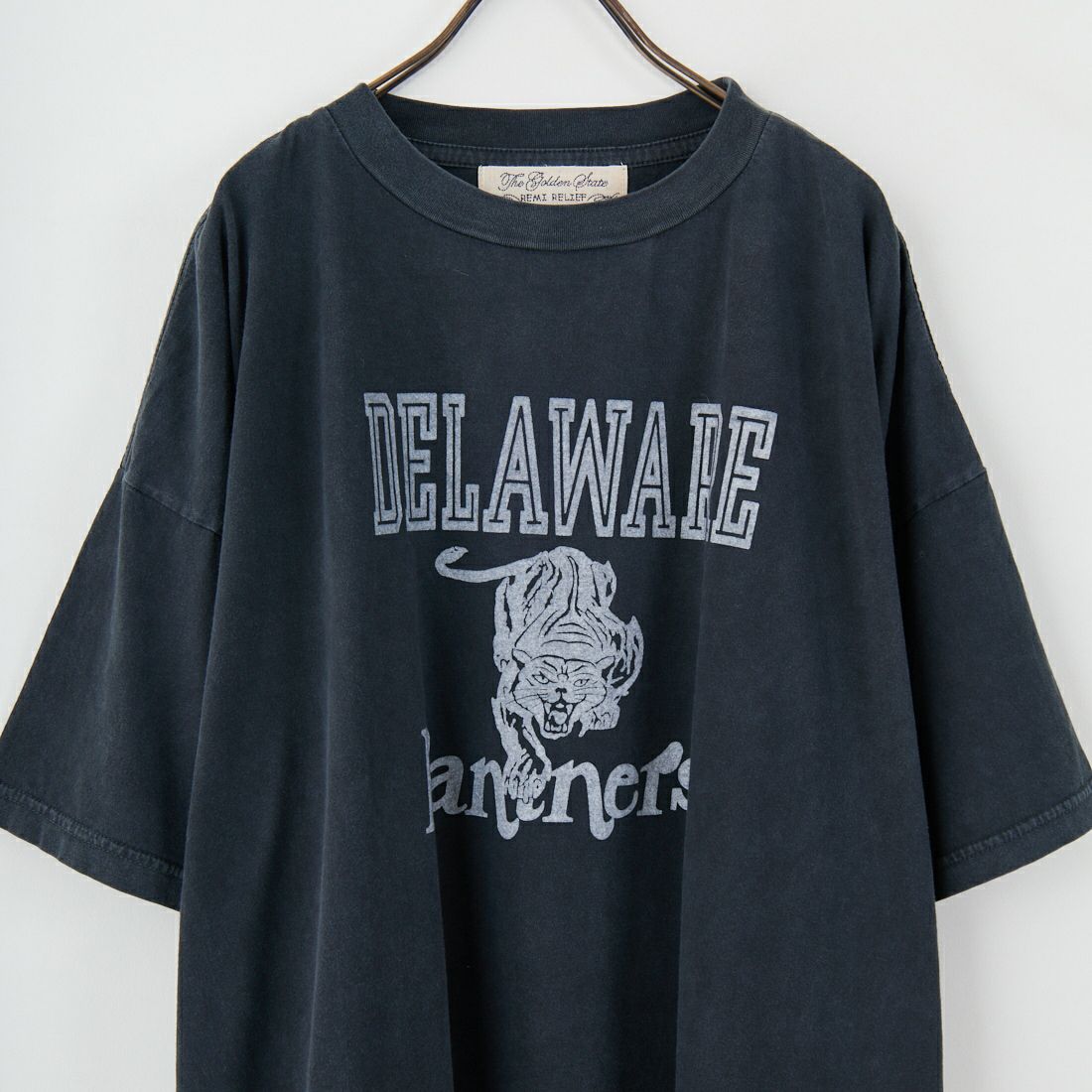 REMI RELIEF [レミレリーフ] 別注 ビッグプリントTシャツ DELAWARE [RN28369288-JF] BLACK