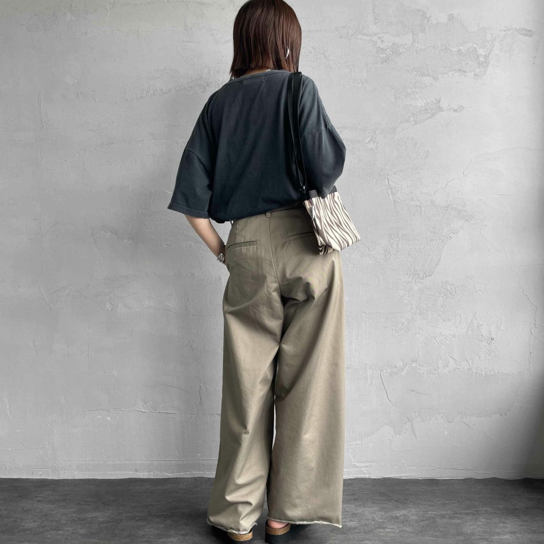 REMI RELIEF [レミレリーフ] 別注 ビッグプリントTシャツ BE GOOD [RN28369293-JF] BLACK &&モデル身長：159cm 着用サイズ：S&&