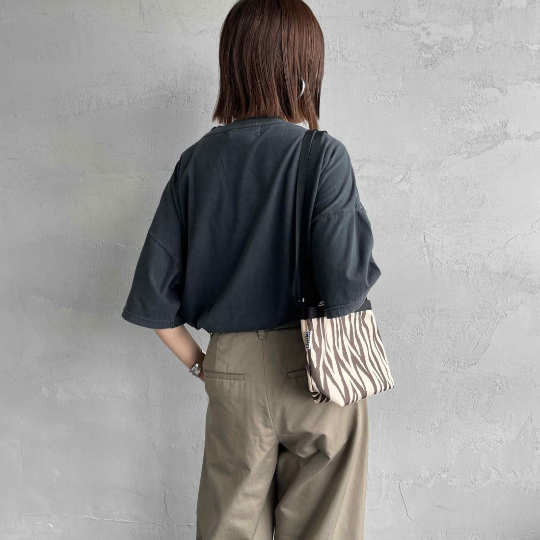 REMI RELIEF [レミレリーフ] 別注 ビッグプリントTシャツ BE GOOD [RN28369293-JF] BLACK &&モデル身長：159cm 着用サイズ：S&&