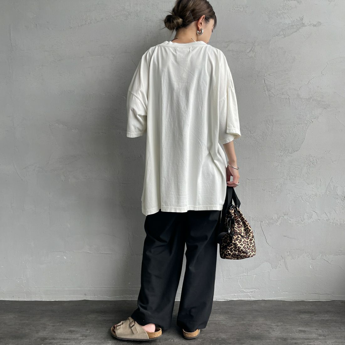 REMI RELIEF [レミレリーフ] 別注 ビッグプリントTシャツ POISON MUSHROOM [RN28369296-JF] OFF WHITE &&モデル身長：150cm 着用サイズ：S&&