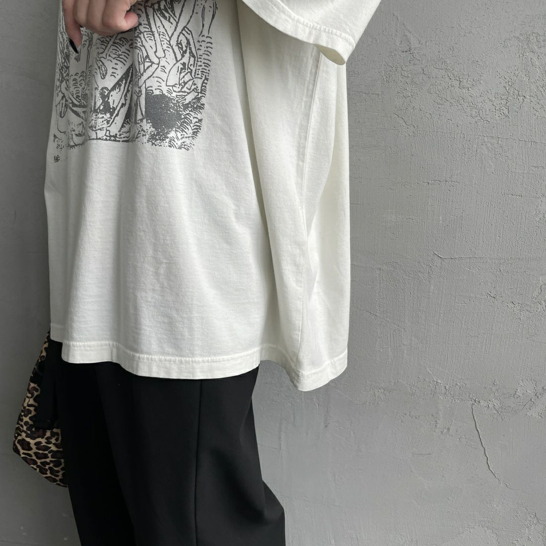 REMI RELIEF [レミレリーフ] 別注 ビッグプリントTシャツ POISON MUSHROOM [RN28369296-JF] OFF WHITE &&モデル身長：150cm 着用サイズ：S&&