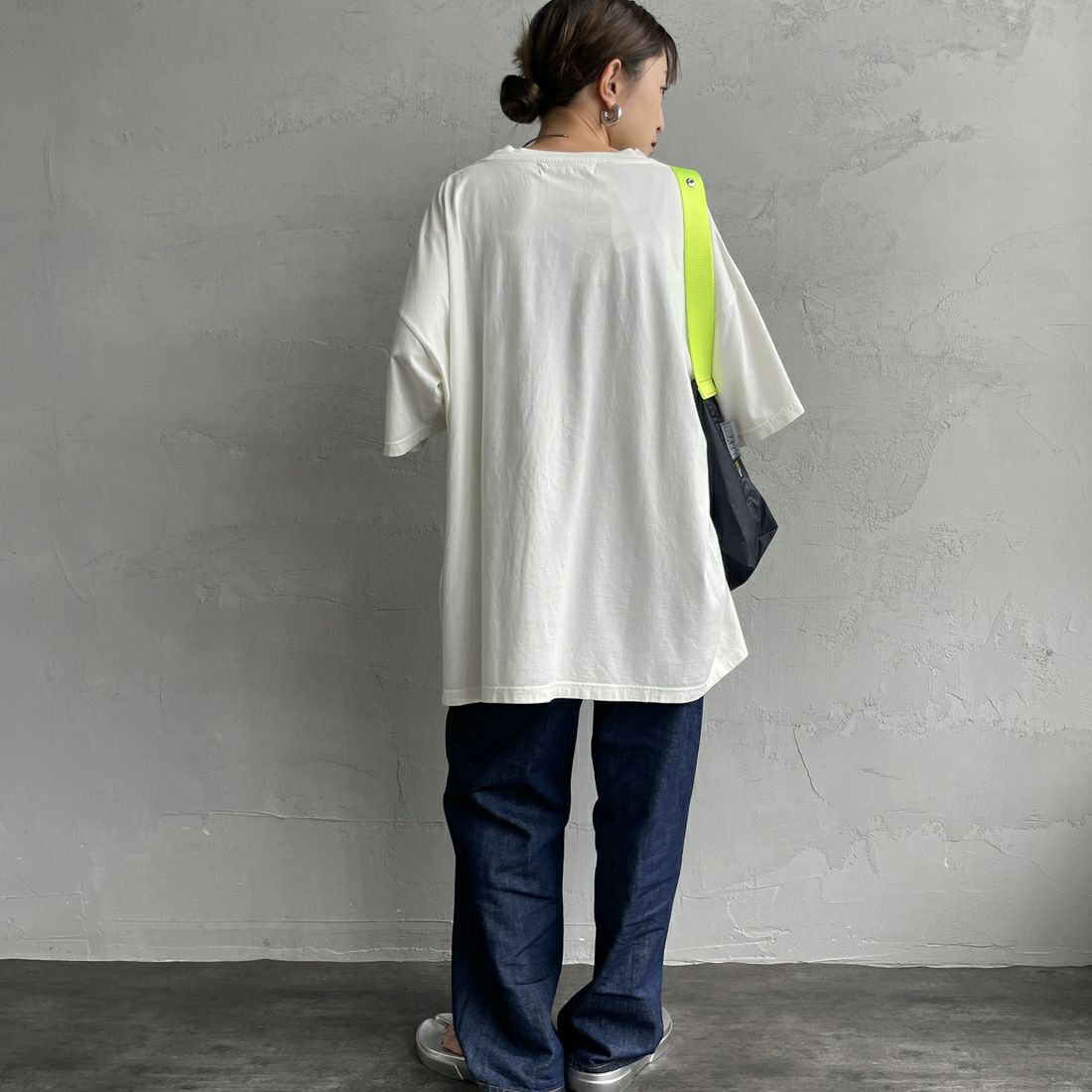 REMI RELIEF [レミレリーフ] 別注 ビッグプリントTシャツ CAT I NEED [RN28369297-JF] OFF WHITE &&モデル身長：150cm 着用サイズ：S&&