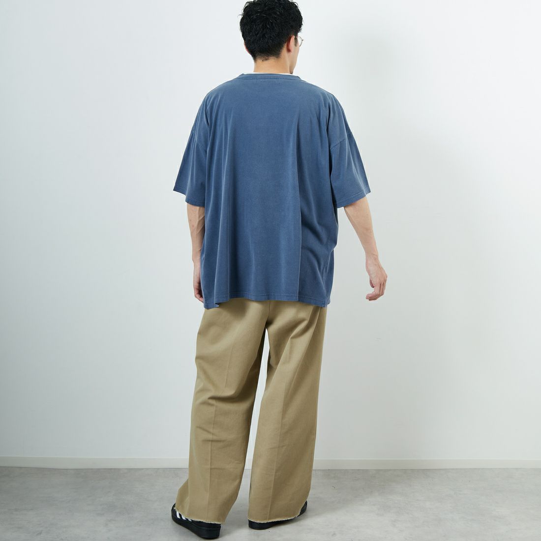 REMI RELIEF [レミレリーフ] 別注 ビッグプリントTシャツ ATLANTA [RN28369302-JF] NAVY &&モデル身長：168cm 着用サイズ：M&&