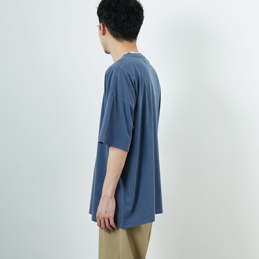 REMI RELIEF [レミレリーフ] 別注 ビッグプリントTシャツ ATLANTA [RN28369302-JF] NAVY &&モデル身長：168cm 着用サイズ：M&&