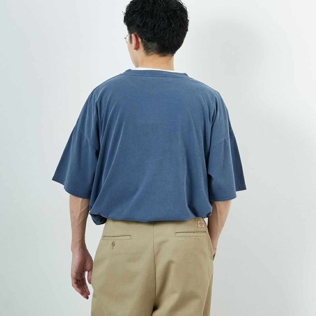 REMI RELIEF [レミレリーフ] 別注 ビッグプリントTシャツ ATLANTA [RN28369302-JF] NAVY &&モデル身長：168cm 着用サイズ：M&&