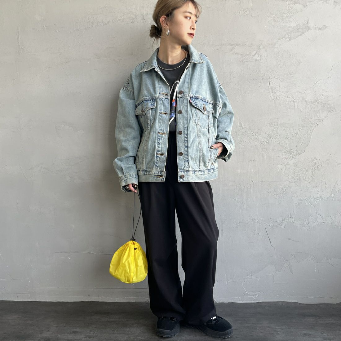 LEVI'S [リーバイス] 90S トラッカージャケット [A1743-01] 35 I TOLD &&モデル身長：150cm 着用サイズ：S&&
