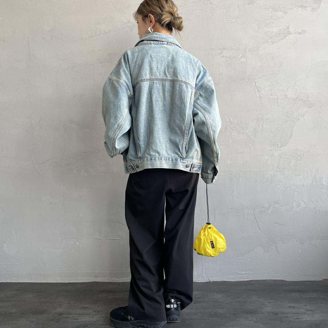 LEVI'S [リーバイス] 90S トラッカージャケット [A1743-01] 35 I TOLD &&モデル身長：150cm 着用サイズ：S&&