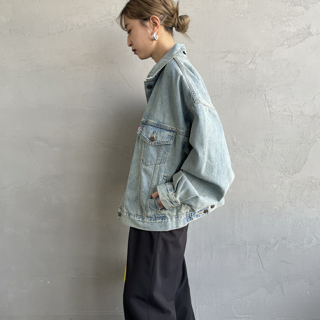 LEVI'S [リーバイス] 90S トラッカージャケット [A1743-01] 35 I TOLD &&モデル身長：150cm 着用サイズ：S&&