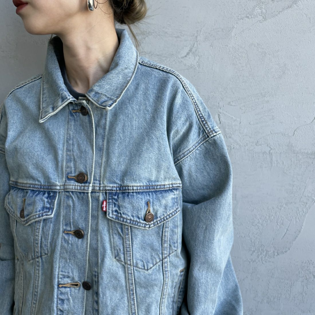LEVI'S [リーバイス] 90S トラッカージャケット [A1743-01] 35 I TOLD &&モデル身長：150cm 着用サイズ：S&&