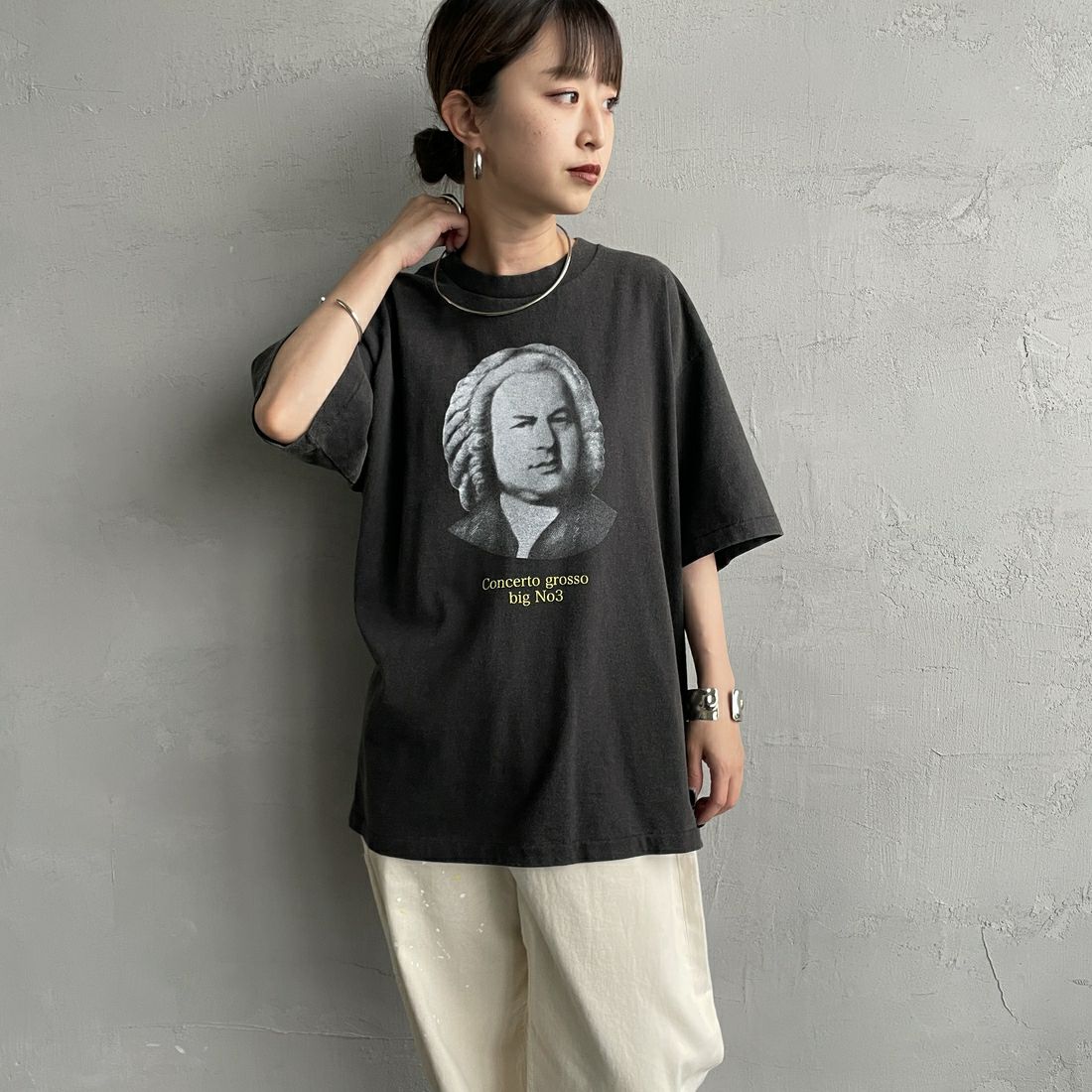 SCREEN STARS [スクリーンスターズ] 別注 コンポーザーズプリントTシャツ [2522-SSBTGRIN-JF] BLACK 1 &&モデル身長：150cm 着用サイズ：F&&
