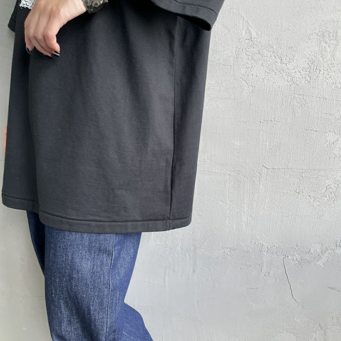 SCREEN STARS [スクリーンスターズ] 別注 ドッグ&キャットプリントTシャツ [2522-SSIN-JF] BLK DOG &&モデル身長：150cm 着用サイズ：F&&