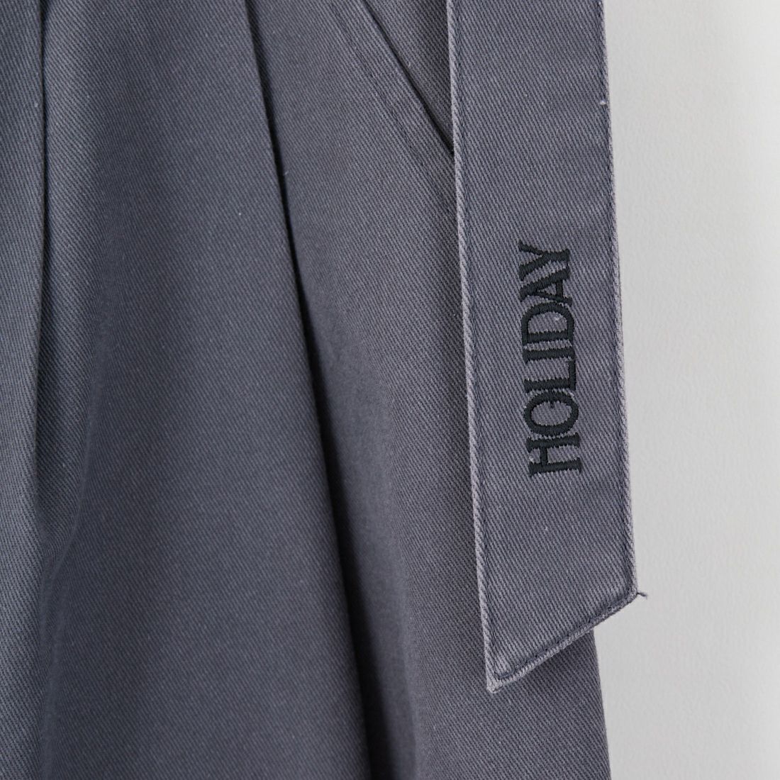 HOLIDAY [ホリデイ] DICKIES BELTED 2TUCK PANTS [25102142] GRAY