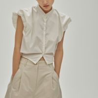 Todayful パフショルダーコンパクトシャツ　ホワイト TODAYFUL（トゥデイフル）の「パフショルダーコンパクトシャツ