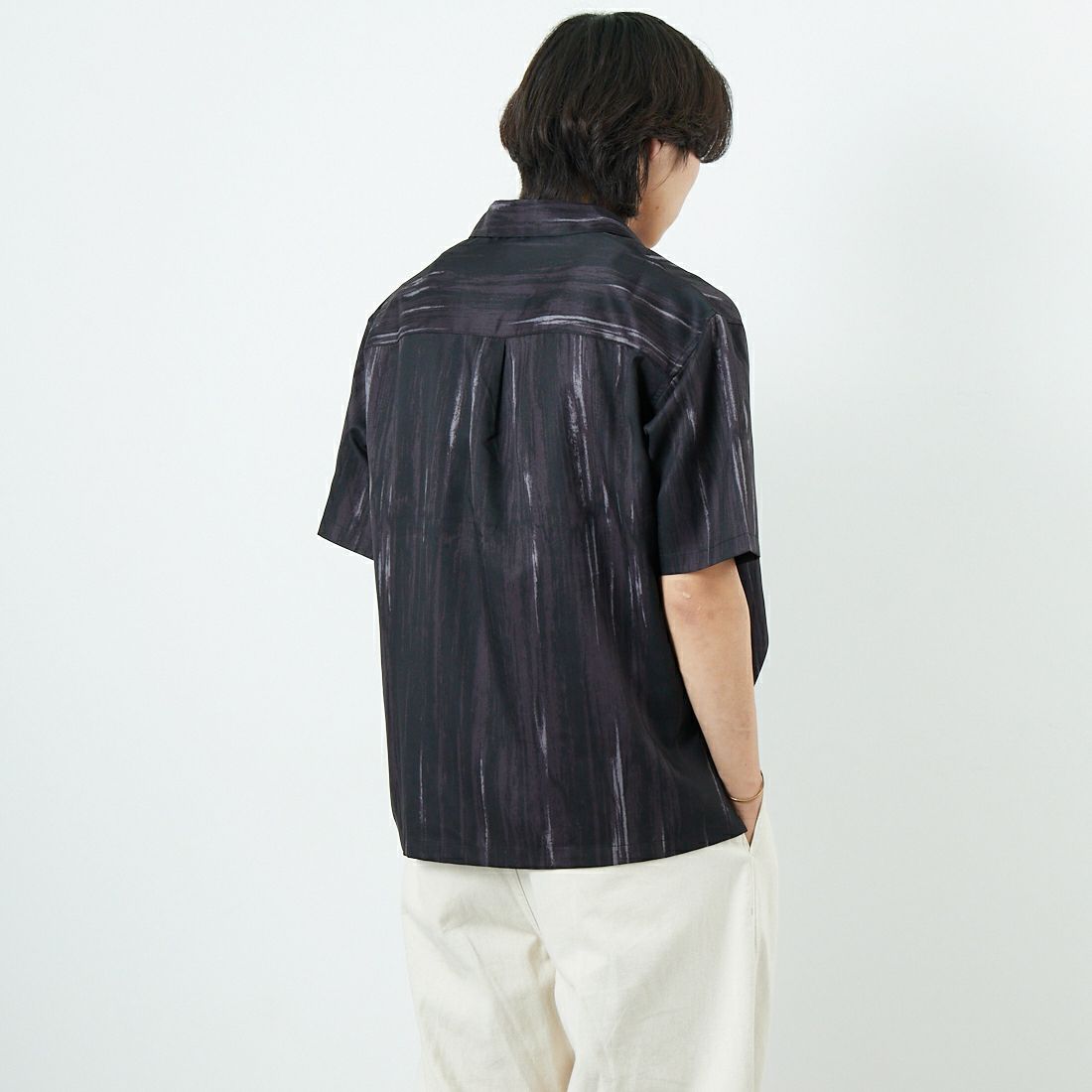 SLICK [スリック] アブストラクトプリントオープンカラーシャツ [5220108] 700 BLACK &&モデル身長：179cm 着用サイズ：1&&