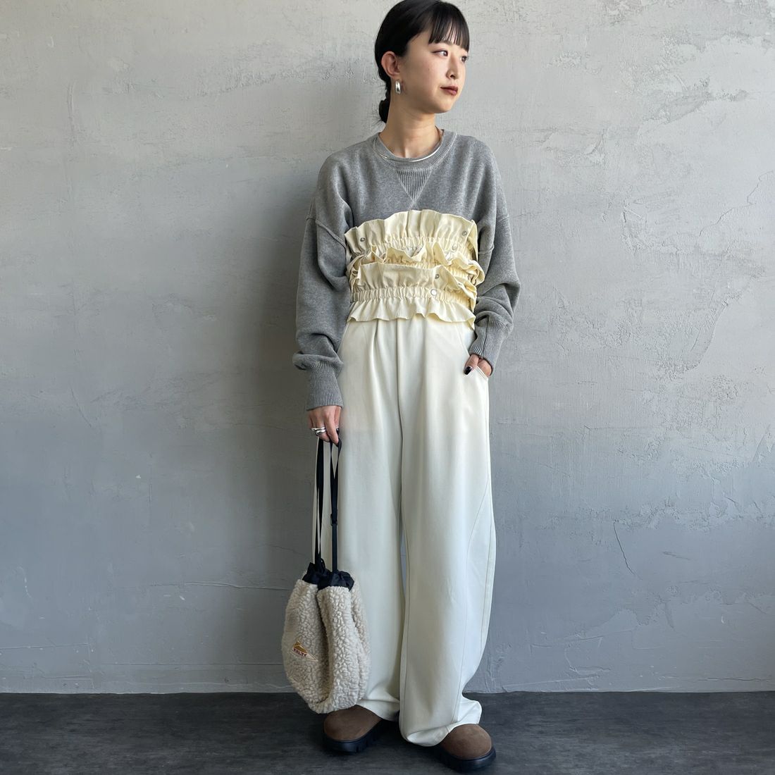 nenom [ネノム] マルチWAYギャザーフリルベスト [NE25132006] 02 OFF &&モデル身長：150cm 着用サイズ：F&&