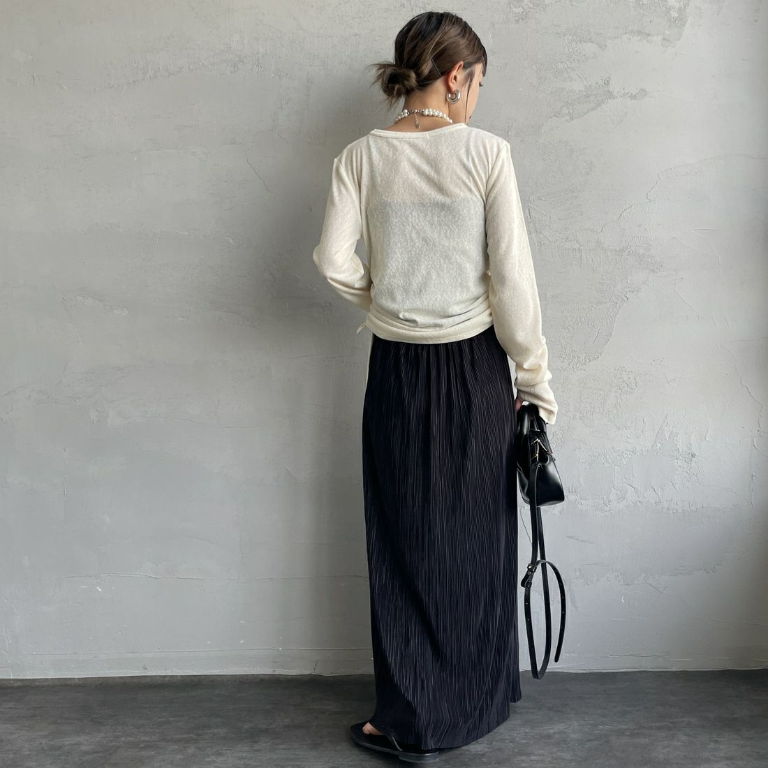 nenom [ネノム] サイドドロストシアーカットソー [NE25132001] 21 IVORY &&モデル身長：150cm 着用サイズ：F&&