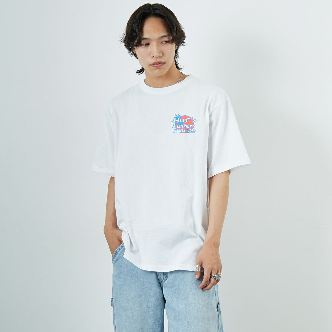 HUF [ハフ] フルサービス ショートスリーブTシャツ [TS02455] WHITE &&モデル身長：179cm 着用サイズ：L&&