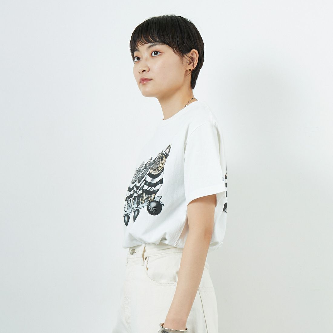 The Endless Summer [エンドレスサマー] 4BUHI ノートリアスプリズナーTシャツ [FH-25574343] 07 WHITE &&モデル身長：160cm 着用サイズ：S&&