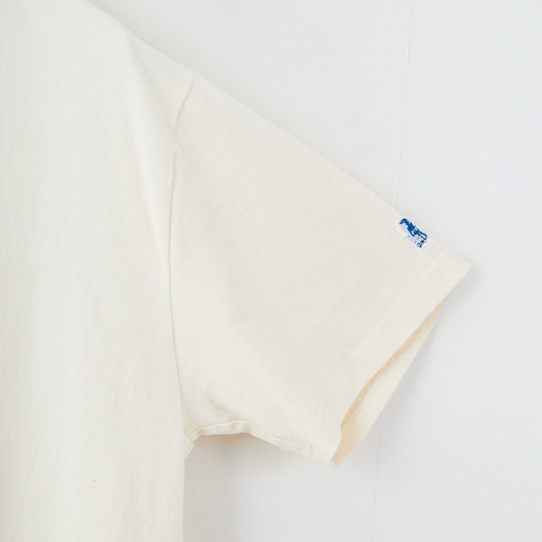 The Endless Summer [エンドレスサマー] カレッジロゴ フロッキープリントTシャツ [FH-25574337] 05 IVORY