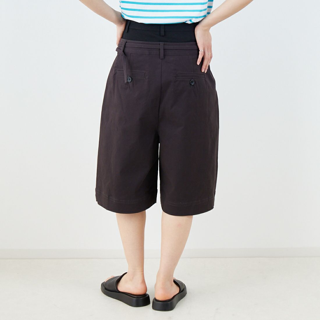MAISON SPECIAL [メゾンスペシャル] 2WAYダブルウエストカーブハーフパンツ [21251465315] BLK &&モデル身長：160cm 着用サイズ：36&&