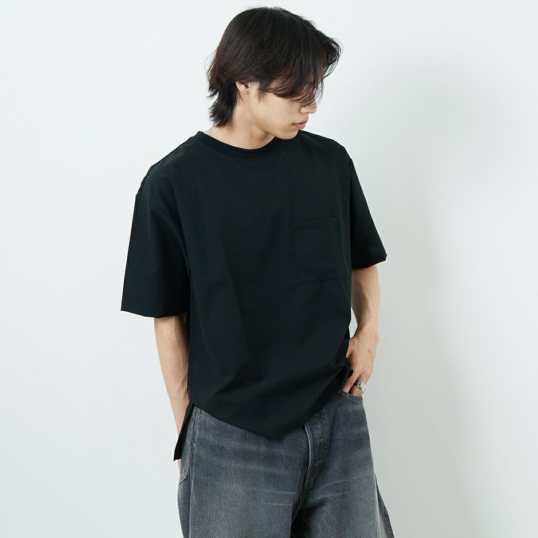 SLICK [スリック] クールドット ミニリップストップスリットTシャツ [5230126] 700 BLACK &&モデル身長：179cm 着用サイズ：1&&